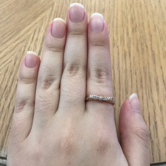 Pandora Rose Gold Bow Ring - Picture 4 of 8